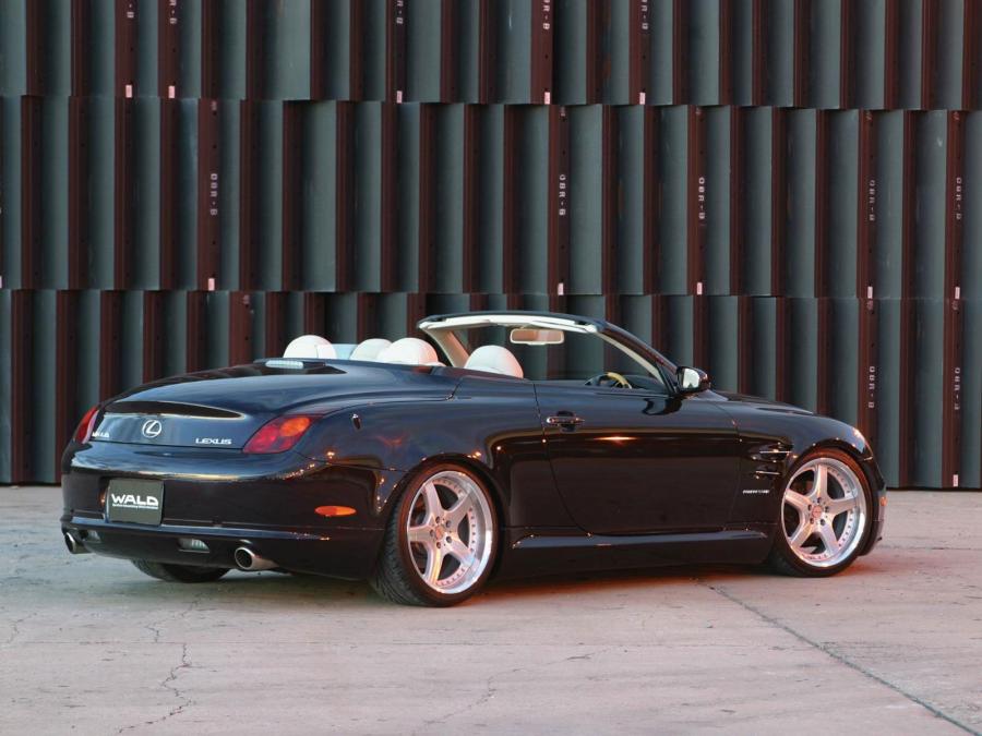  Lexus SC430 by Wald 2005 года  (фото 4 из 10)